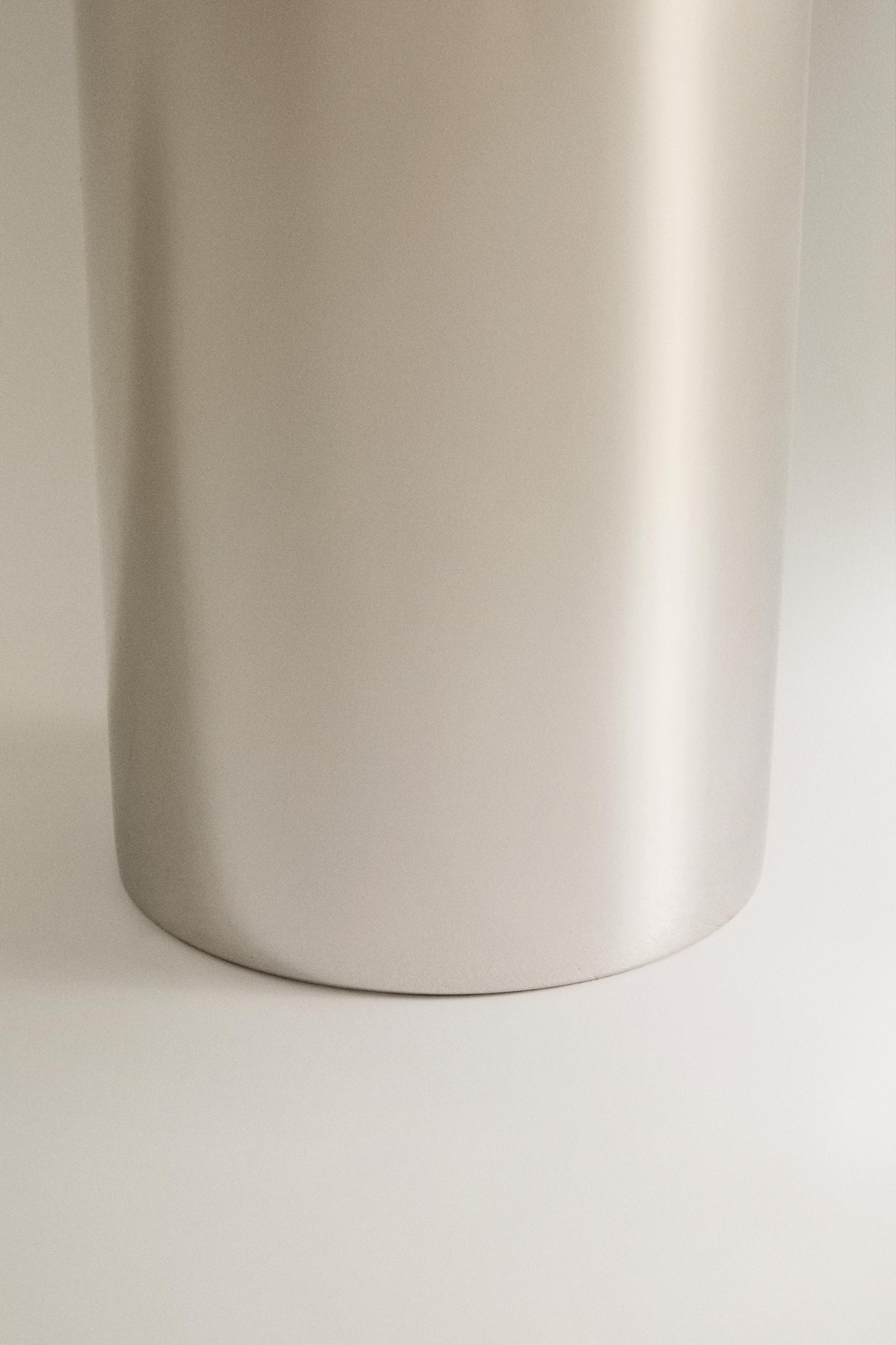 CYLINDRICAL METAL PENCIL HOLDER